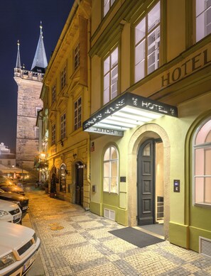 Esterni