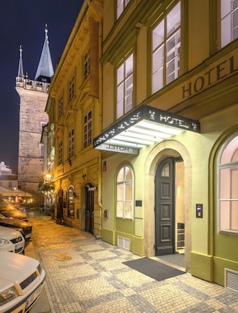 Esterni. Bishop's House