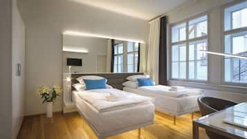 Habitación doble estándar | Ropa de cama de alta calidad y minibar