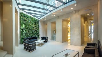 Sala de estar en el lobby
