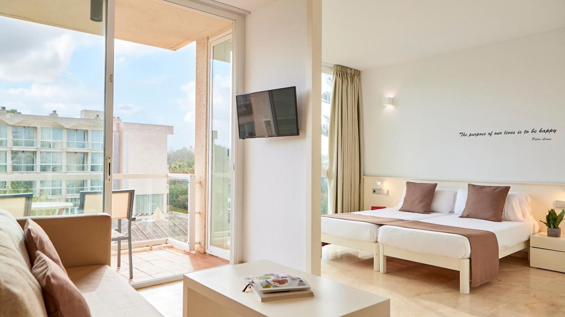 Minibar, in-room safe, desk, free WiFi