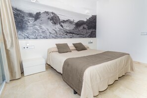 Minibar, in-room safe, desk, free WiFi