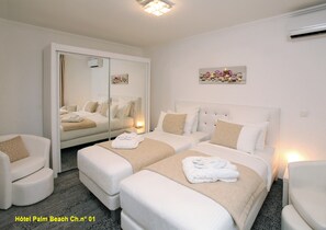 Kamar Premium, balkon | 1 kamar tidur, brankas, meja kerja, dan kedap suara