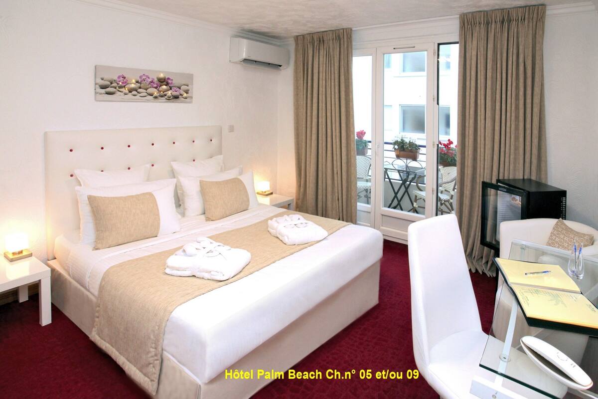 Standard Room, Balcony | 1 bedroom, in-room safe, desk, soundproofing