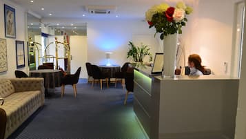 Sala de estar en el lobby