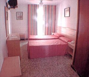 Free WiFi, bed sheets - Hotel Iris (Benidorm)