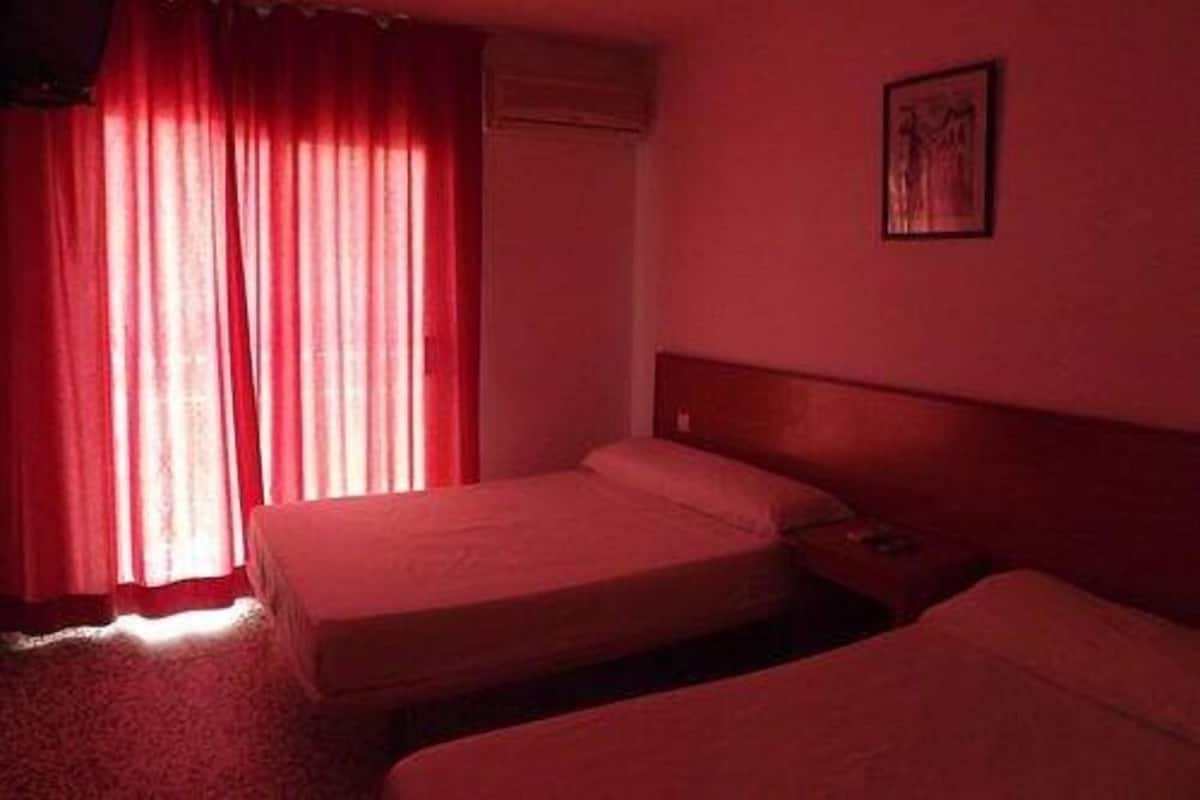 Quadruple Room | Free WiFi, bed sheets