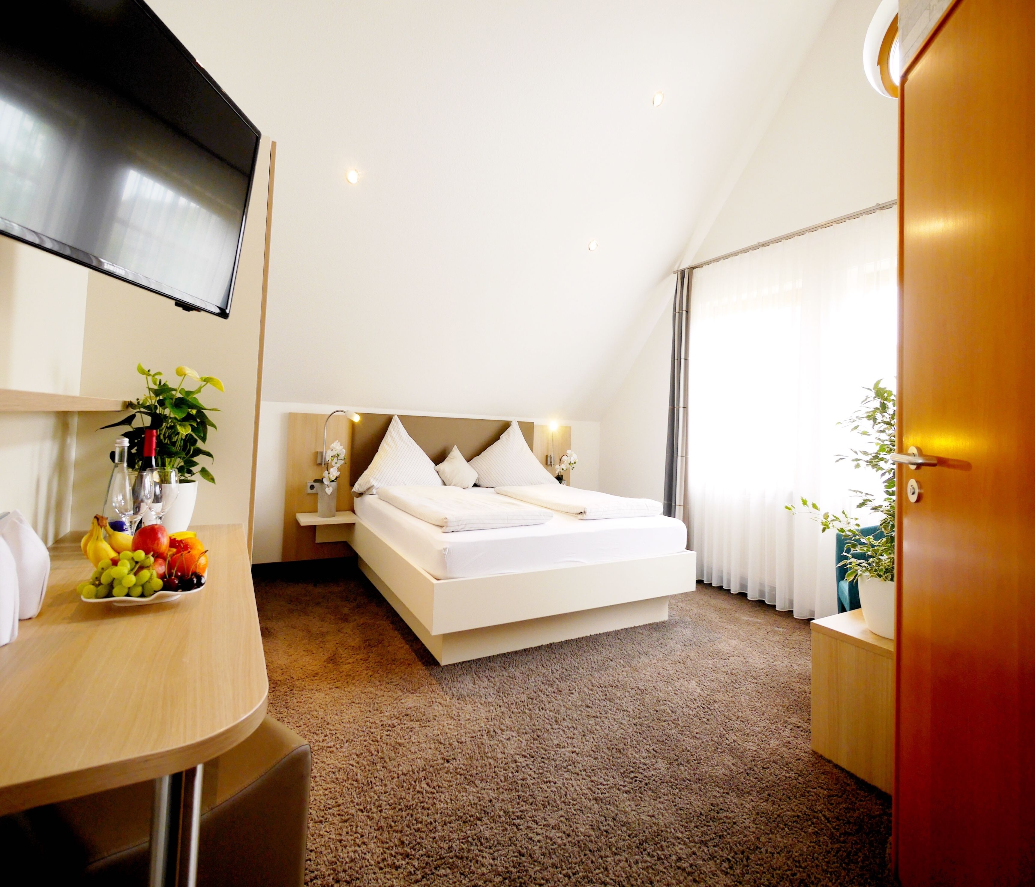 studio suite | 1 bedroom, hypo-allergenic bedding, in-room safe, desk