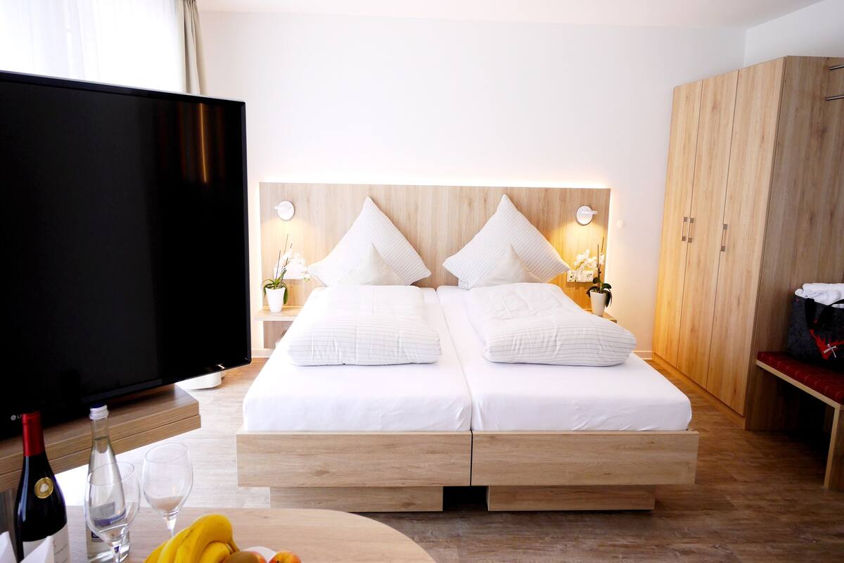 1 bedroom, hypo-allergenic bedding, in-room safe, desk