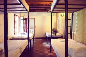 Gemeinsamer Schlafsaal, Gemischter Schlafsaal, Gemeinschaftsbad (6 Beds)