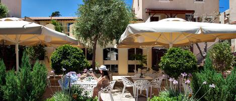 Area banquet outdoor