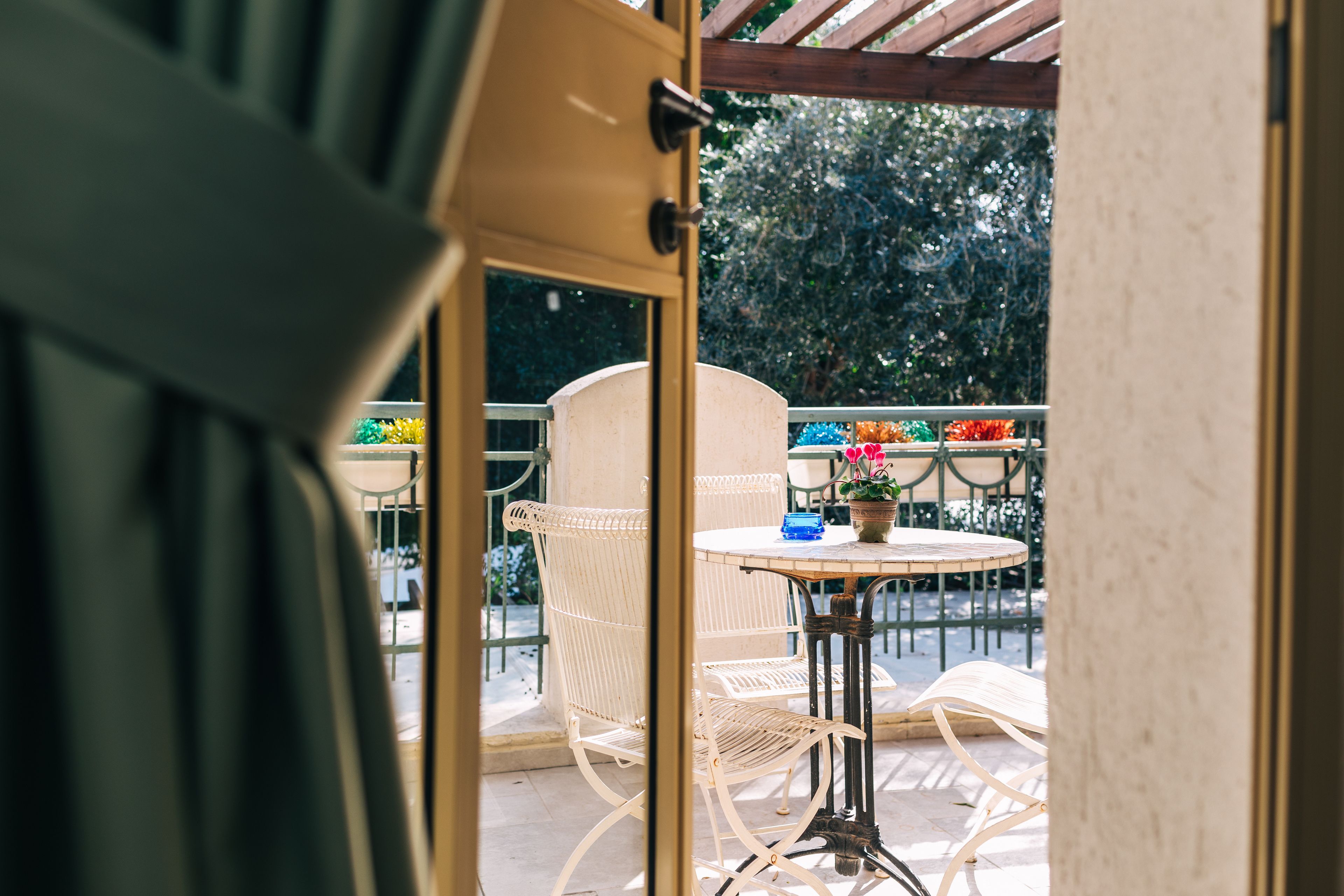 jacuzzi deluxe room with balcony | balcony