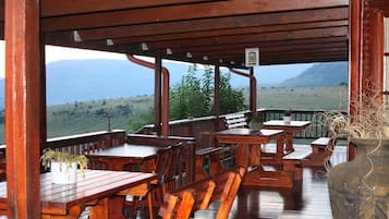 Executive Studio Suite, Balcony, Mountain View | Mountain view
