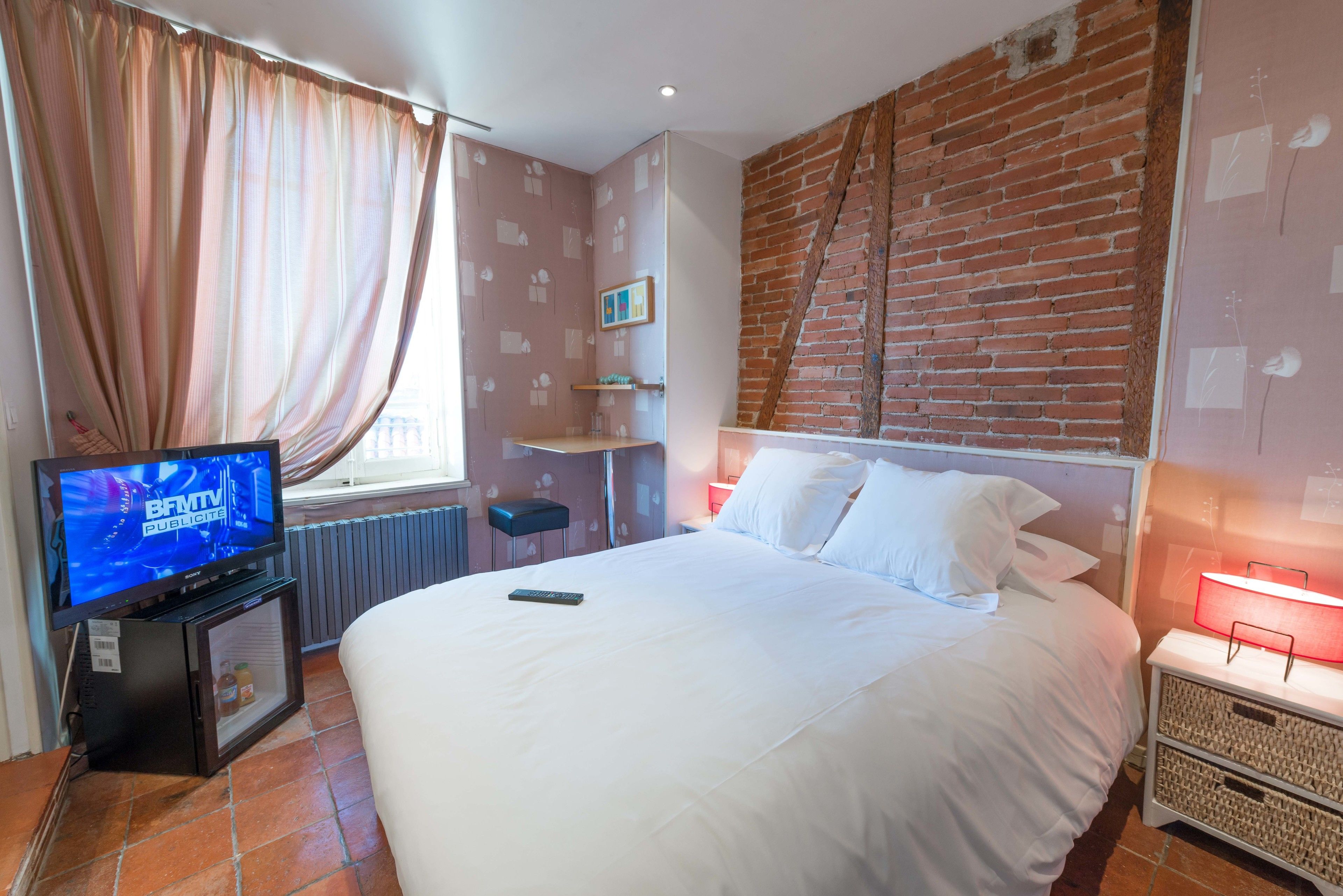 single room (cosy) | premium bedding, pillow-top beds, minibar, soundproofing