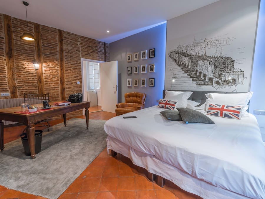 Premium bedding, pillow-top beds, minibar, soundproofing