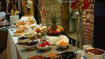 Free daily buffet breakfast