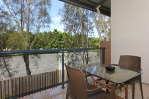 Terrace/patio - Novena Palms Motel (Northgate)