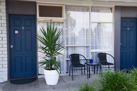 Terrace/patio. The Prince Mark Motor Inn