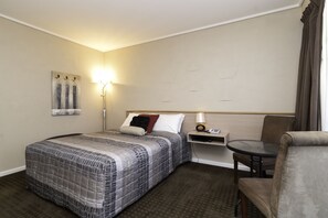 Double Room | 1 bedroom, desk, iron/ironing board, cots/infant beds - The Prince Mark Motor Inn (Doveton)