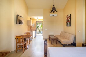 Studio | Living area | TV - Zahara Sol (Barbate)