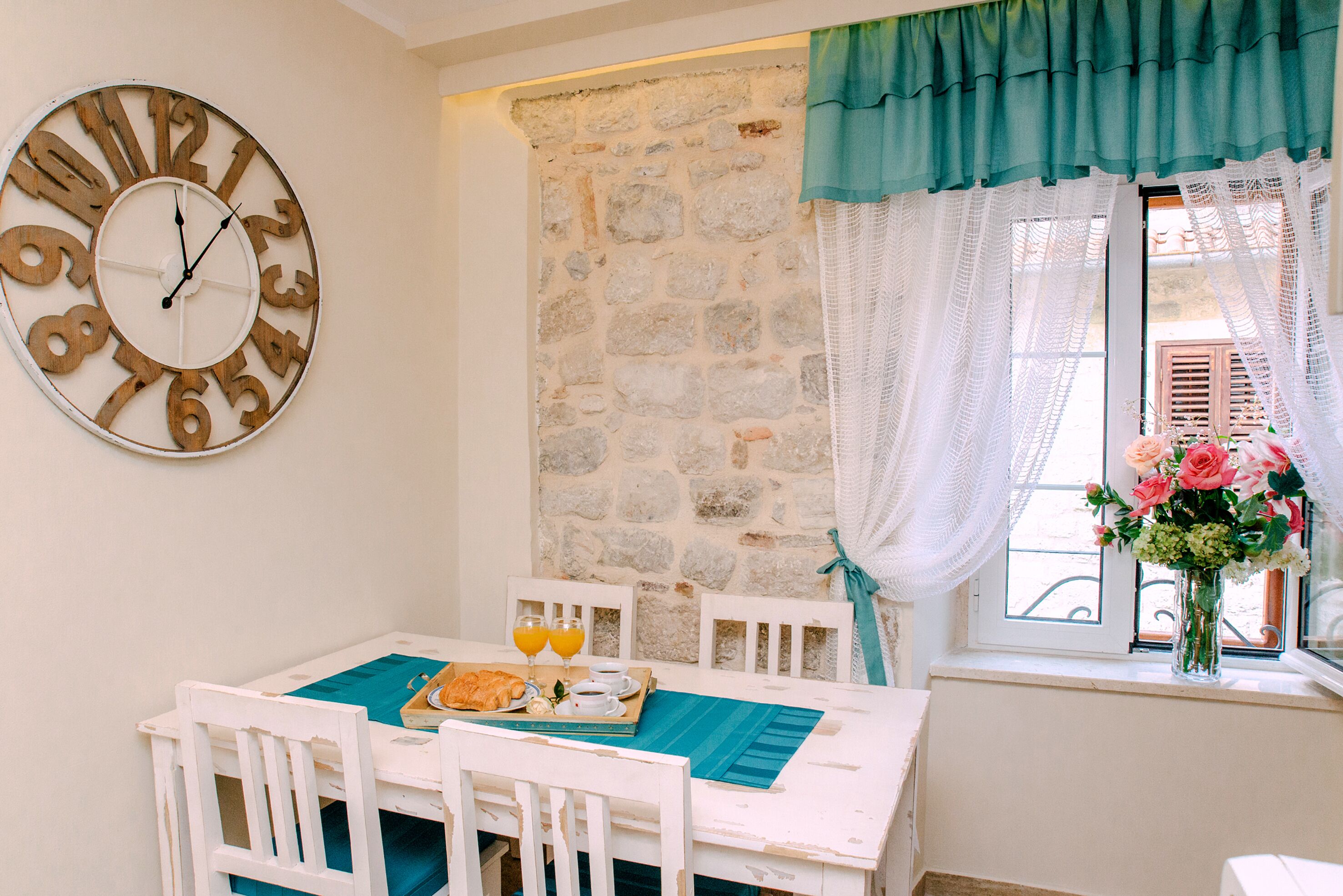 Appartement Deluxe, 2 chambres | Cuisine privée | Réfrigérateur, micro-ondes, cafetière/bouilloire, bouilloire électrique