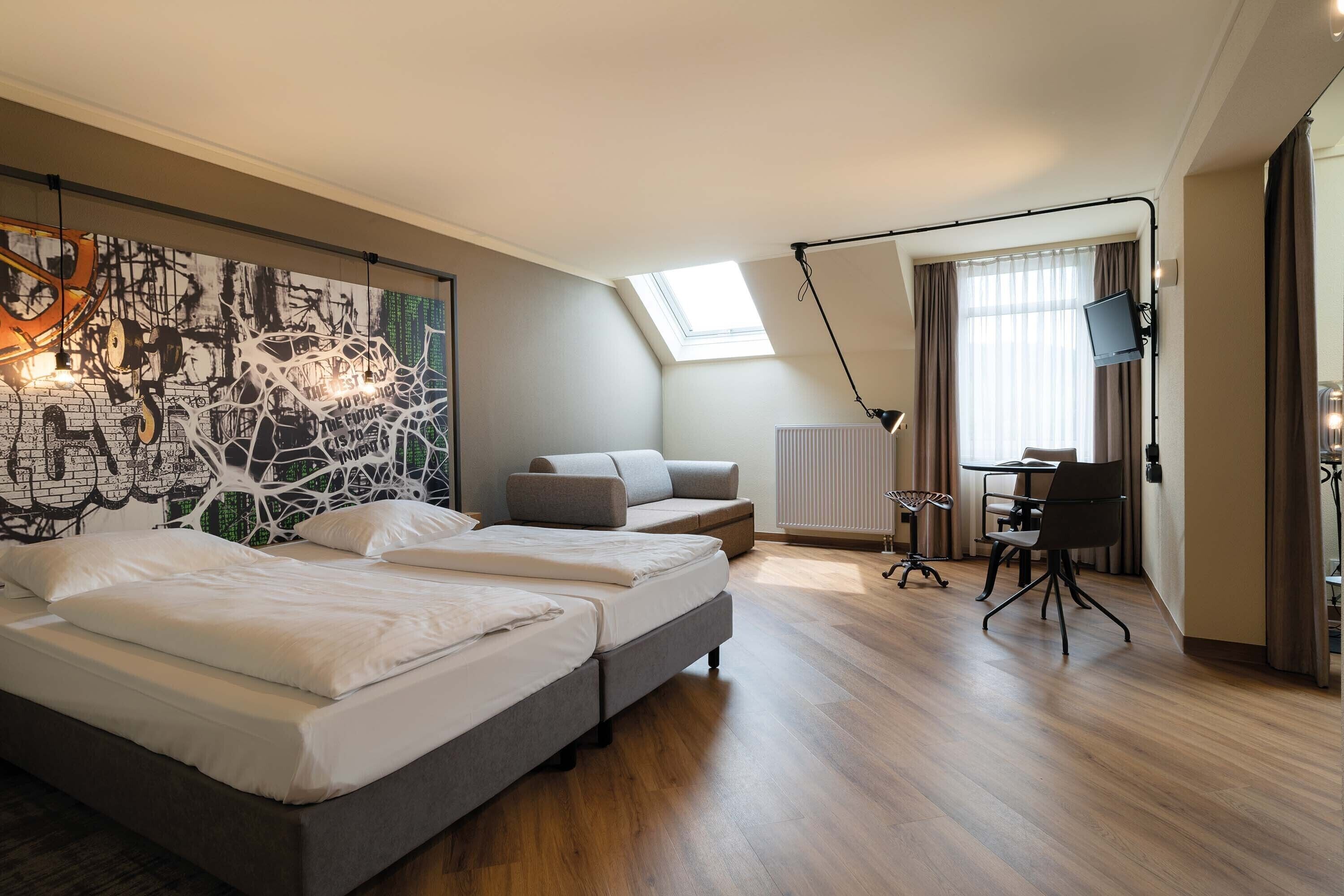 Premium bedding, in-room safe, individually furnished, desk