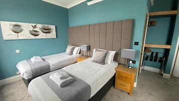 Endellion Double or Twin room | Iron/ironing board, free WiFi, bed sheets