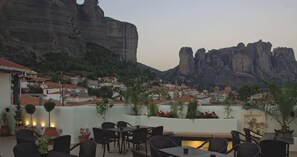 Outdoor dining - Rex (Kalambaka)