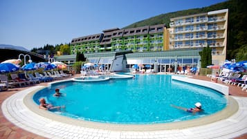 2 indoor pools, outdoor pool, sun loungers