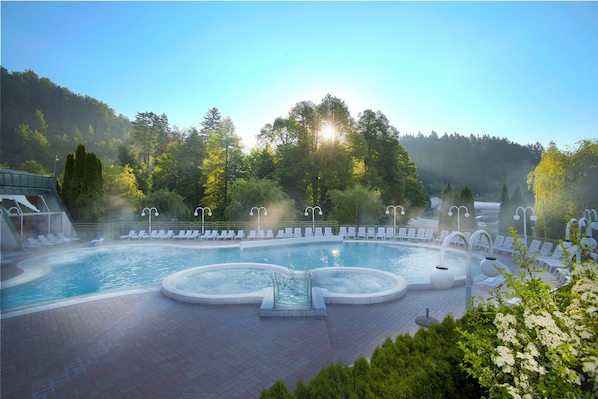 2 indoor pools, outdoor pool, pool loungers