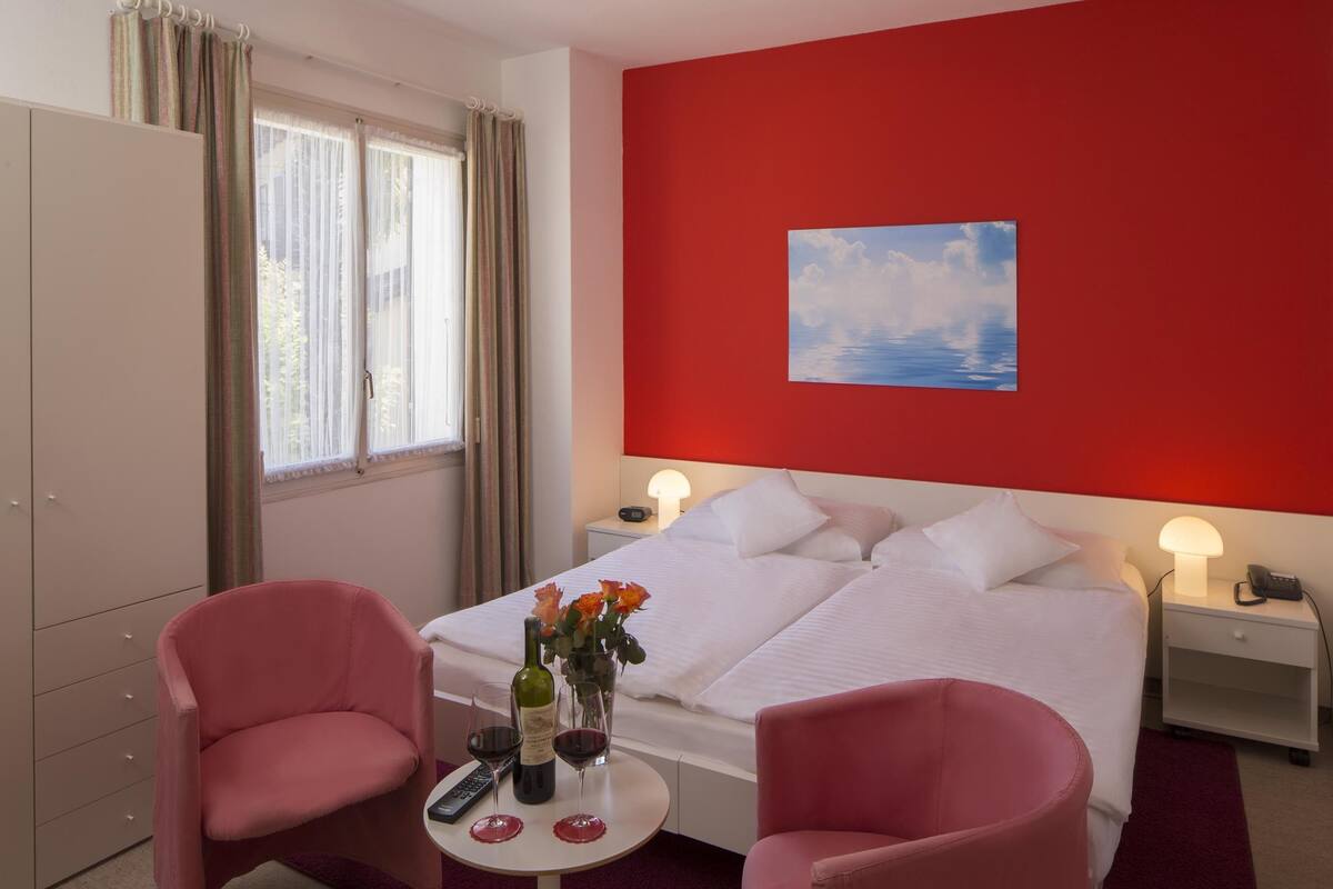 economy double room | down duvets, in-room safe, free wifi