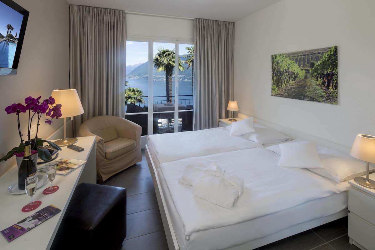 Down duvets, in-room safe, free WiFi