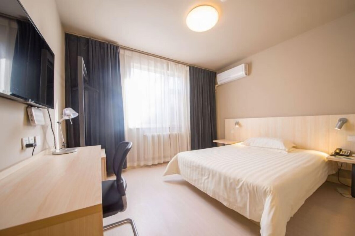 In-room safe, blackout curtains, iron/ironing board (on request)