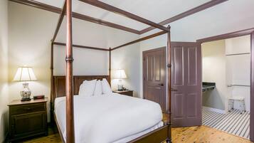 In-room safe, laptop workspace, iron/ironing board, rollaway beds