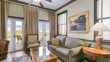 In-room safe, laptop workspace, iron/ironing board, rollaway beds