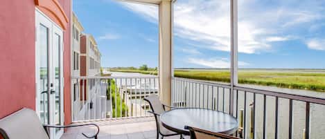 Standardrum - flera sängar - icke-rökare | Värdeförvaringsskåp på rummet och arbetsyta för laptop