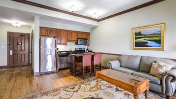 In-room safe, laptop workspace, iron/ironing board, rollaway beds