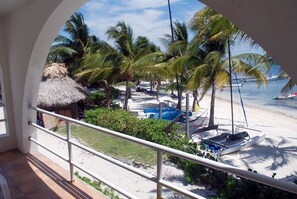 View from property - Caribbean Villas Hotel (San Pedro)