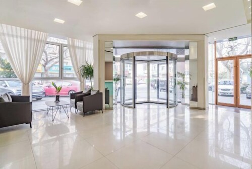 Qingdao Xiangjiang Yunju Hotel (Hangjiang Road Subway Station Branch)