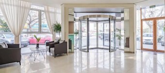 Qingdao Xiangjiang Yunju Hotel (Hangjiang Road Subway Station Branch)