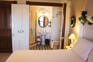 ヘアドライヤー、バスローブ、タオル、石鹸