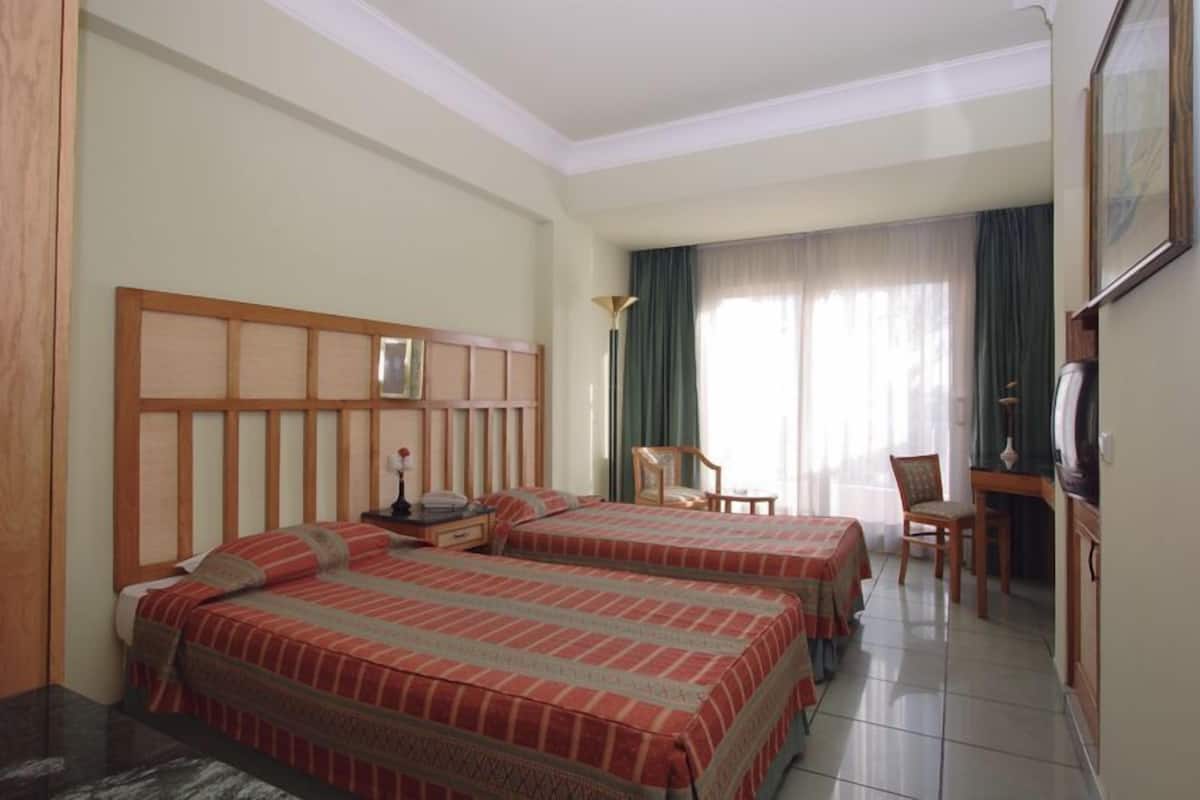 Minibar, una cassaforte in camera, una scrivania