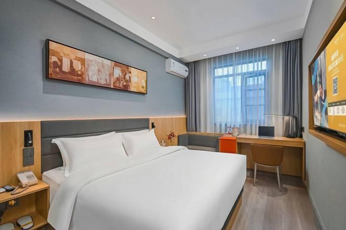 In-room safe, desk, blackout drapes, iron/ironing board (on request)
