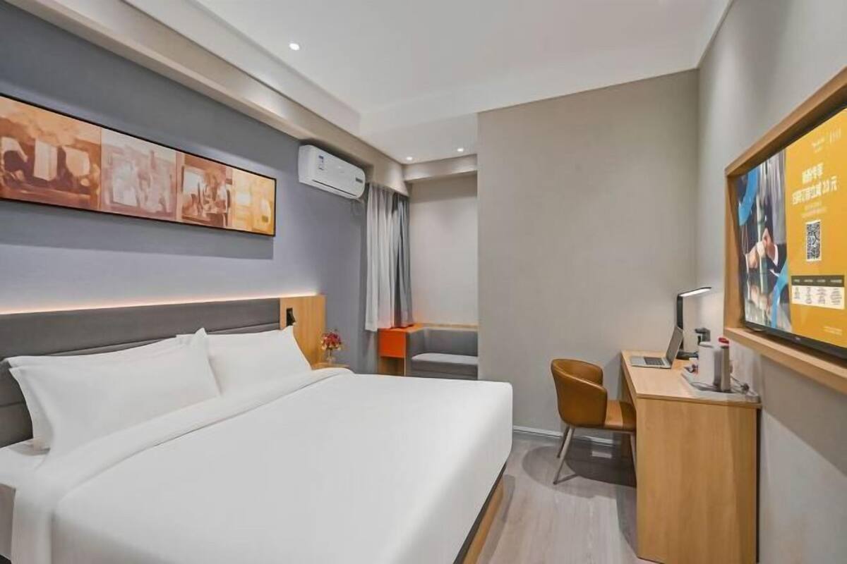 In-room safe, desk, blackout drapes, iron/ironing board (on request)