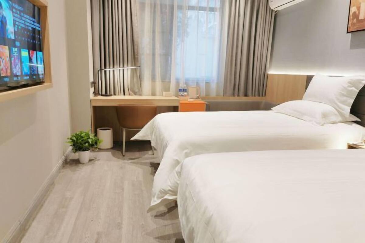 In-room safe, desk, blackout drapes, iron/ironing board (on request)