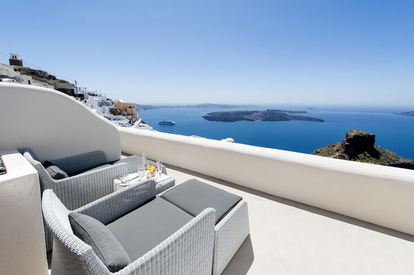 Premium Loft with Balcony Caldera View | Terrace/patio