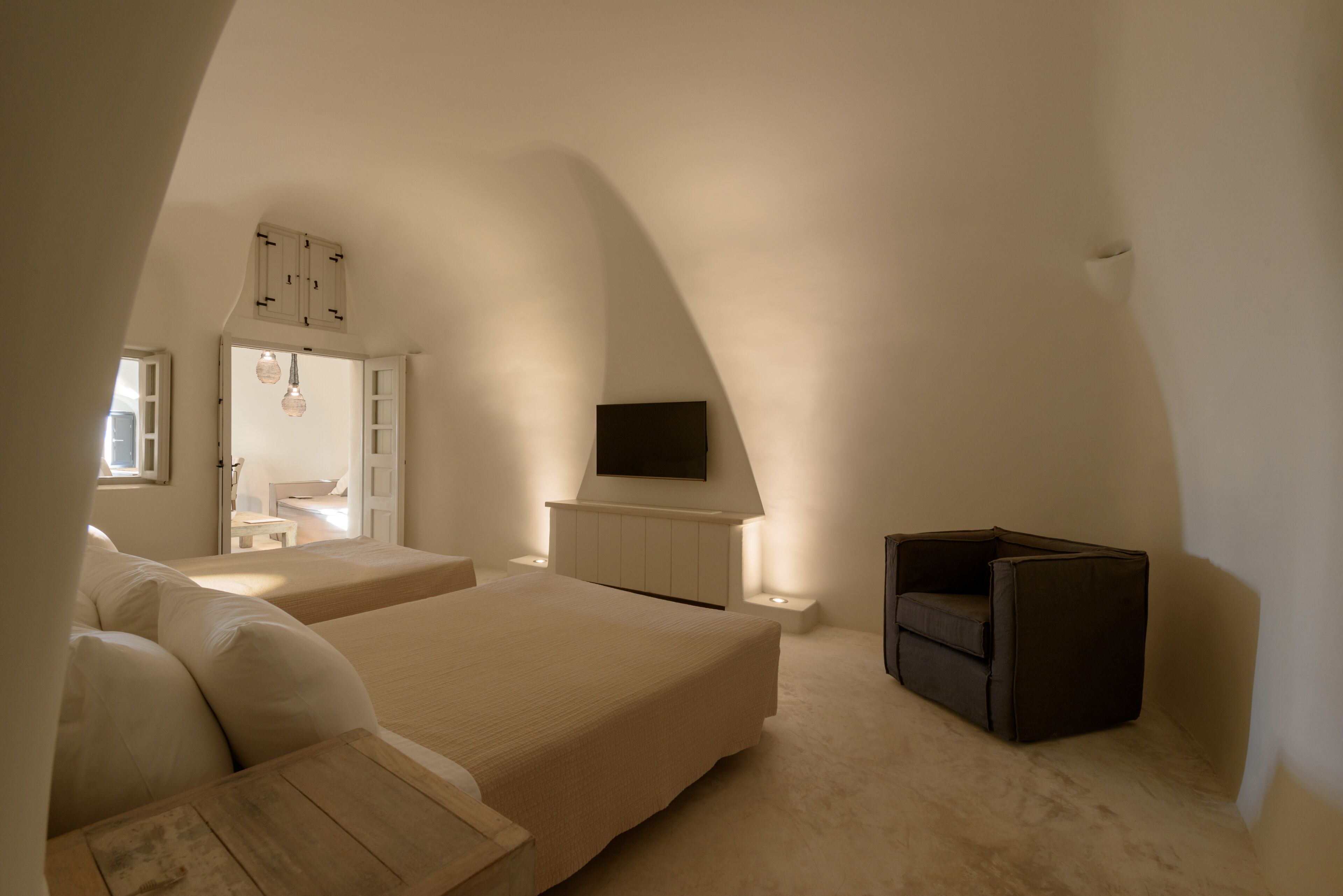 Inside Kapari Natural Resort Santorini (image 6)