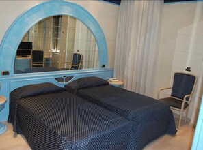 Draps italiens Frette, bureau, rideaux occultants, lits bébé (gratuits)