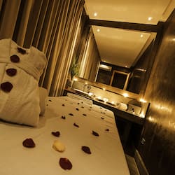 Sauna, tab panas, bilik wap, mandi tangas / hammam, rawatan badan