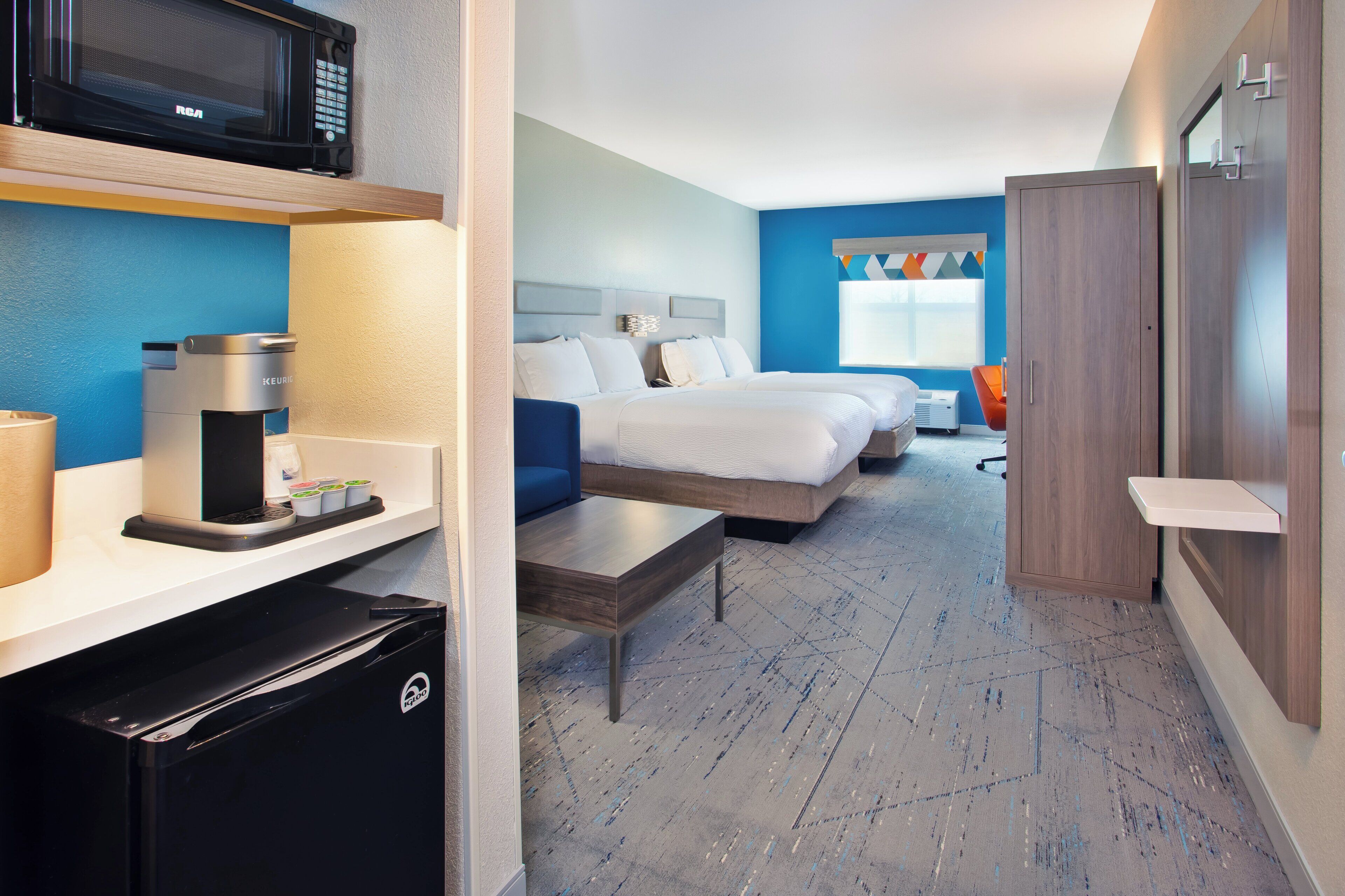 standard room, multiple beds | 1 bedroom, premium bedding, in-room safe, desk